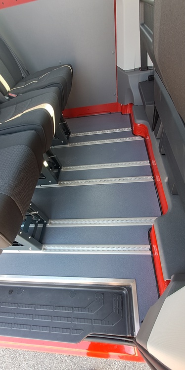 9-Sitzer Ausbau auf Crafter für MTF od. KDO